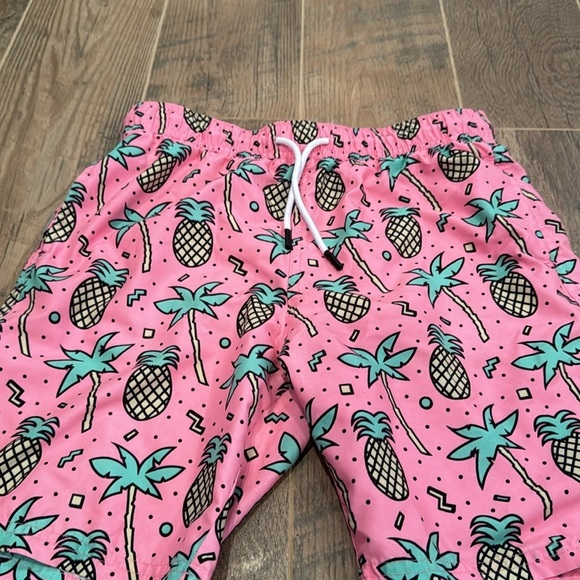 Maamgic Boys Pink Pineapple Print Swim Trunks Size 14/16 - Picture 2 of 5